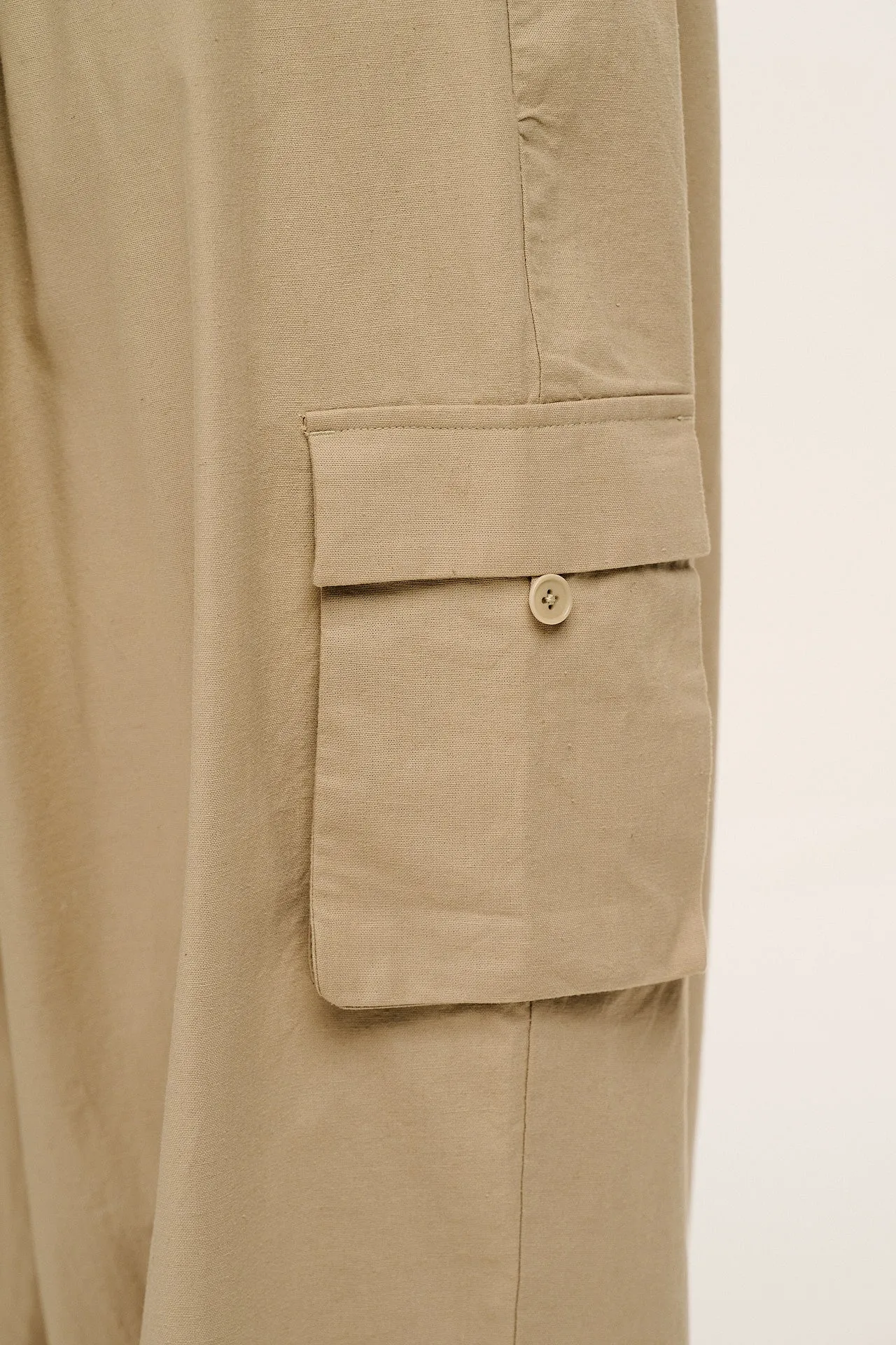 Rumi - Cotton & Linen Balloon Trousers in Beige