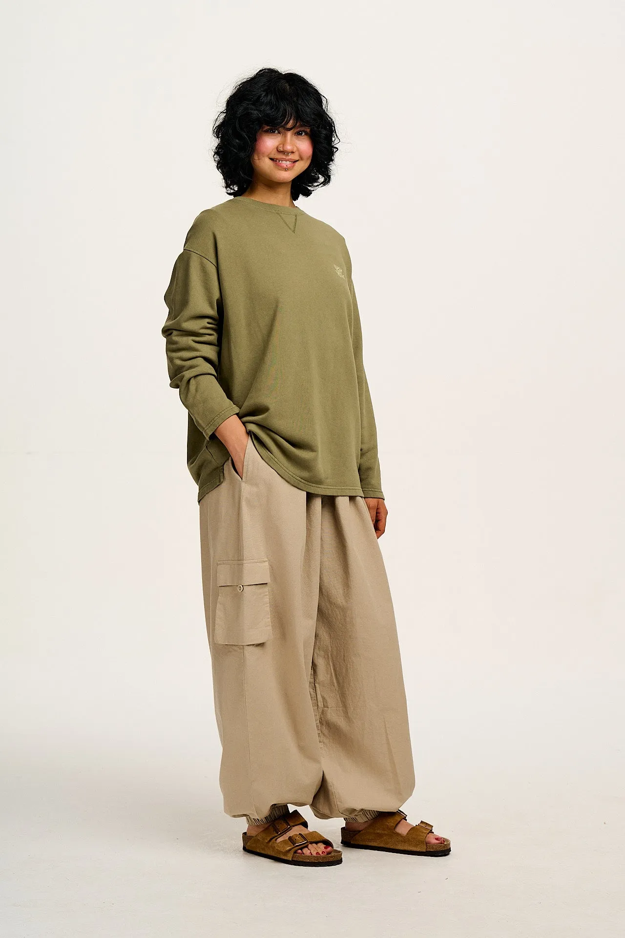 Rumi - Cotton & Linen Balloon Trousers in Beige