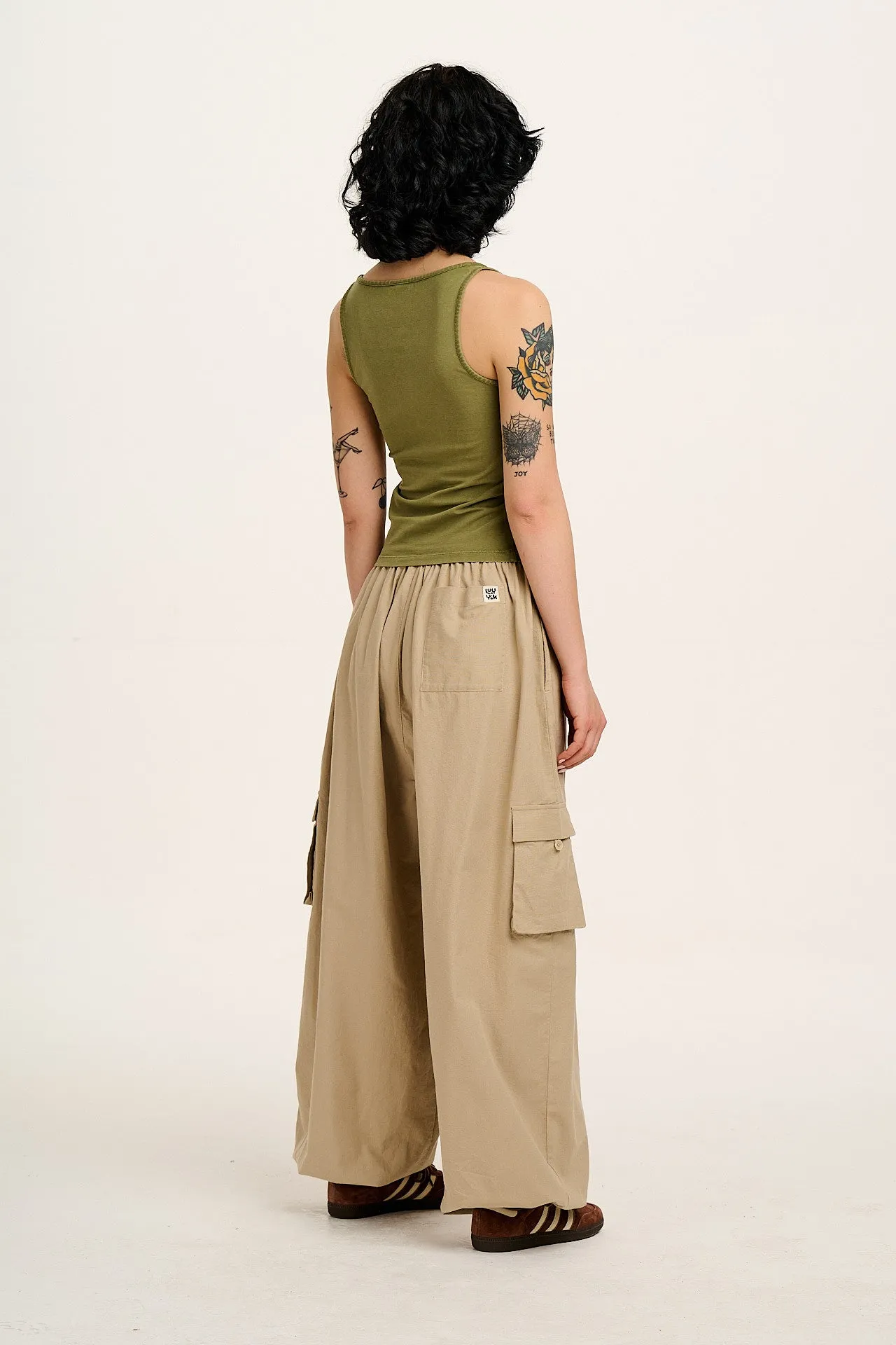 Rumi - Cotton & Linen Balloon Trousers in Beige