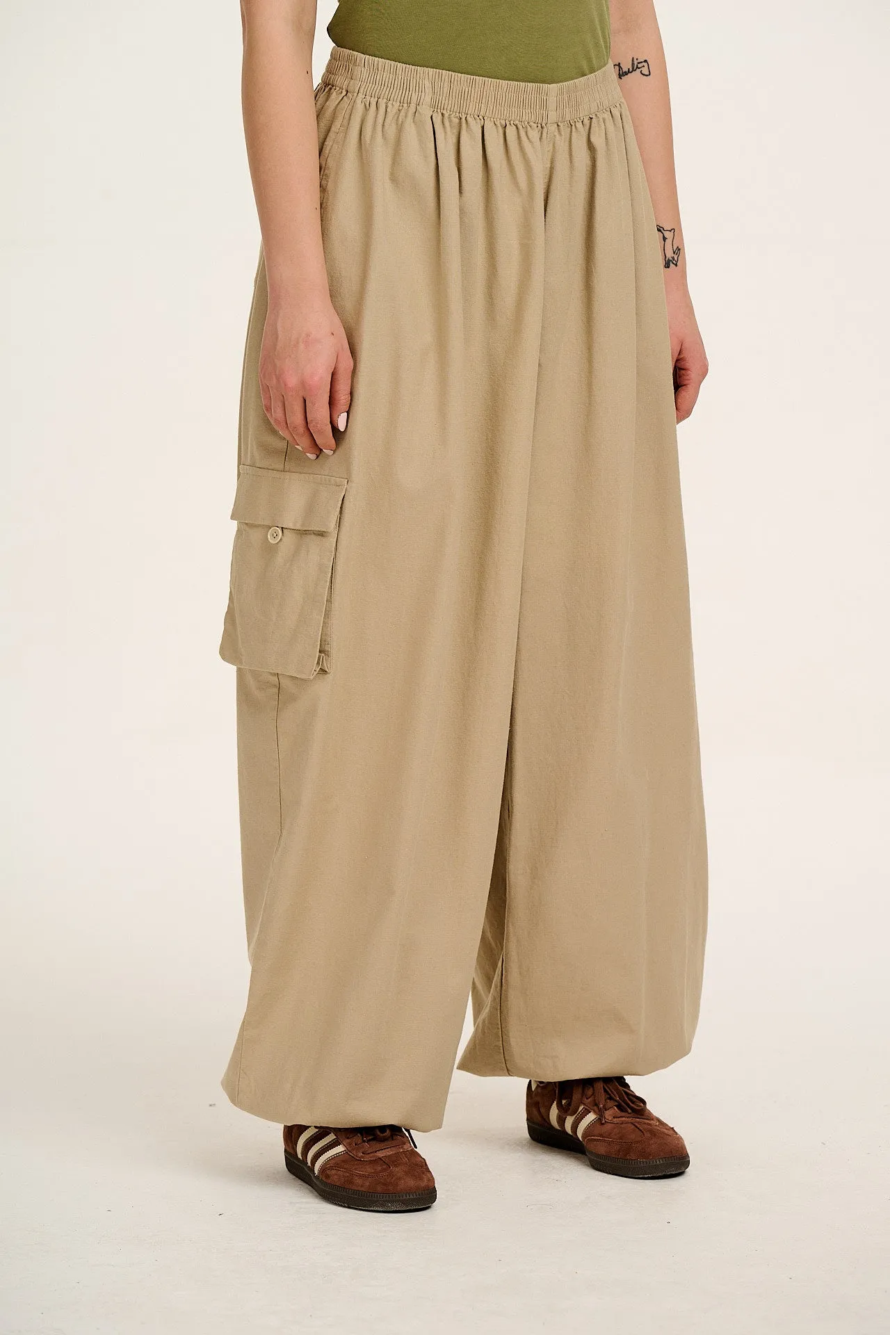 Rumi - Cotton & Linen Balloon Trousers in Beige