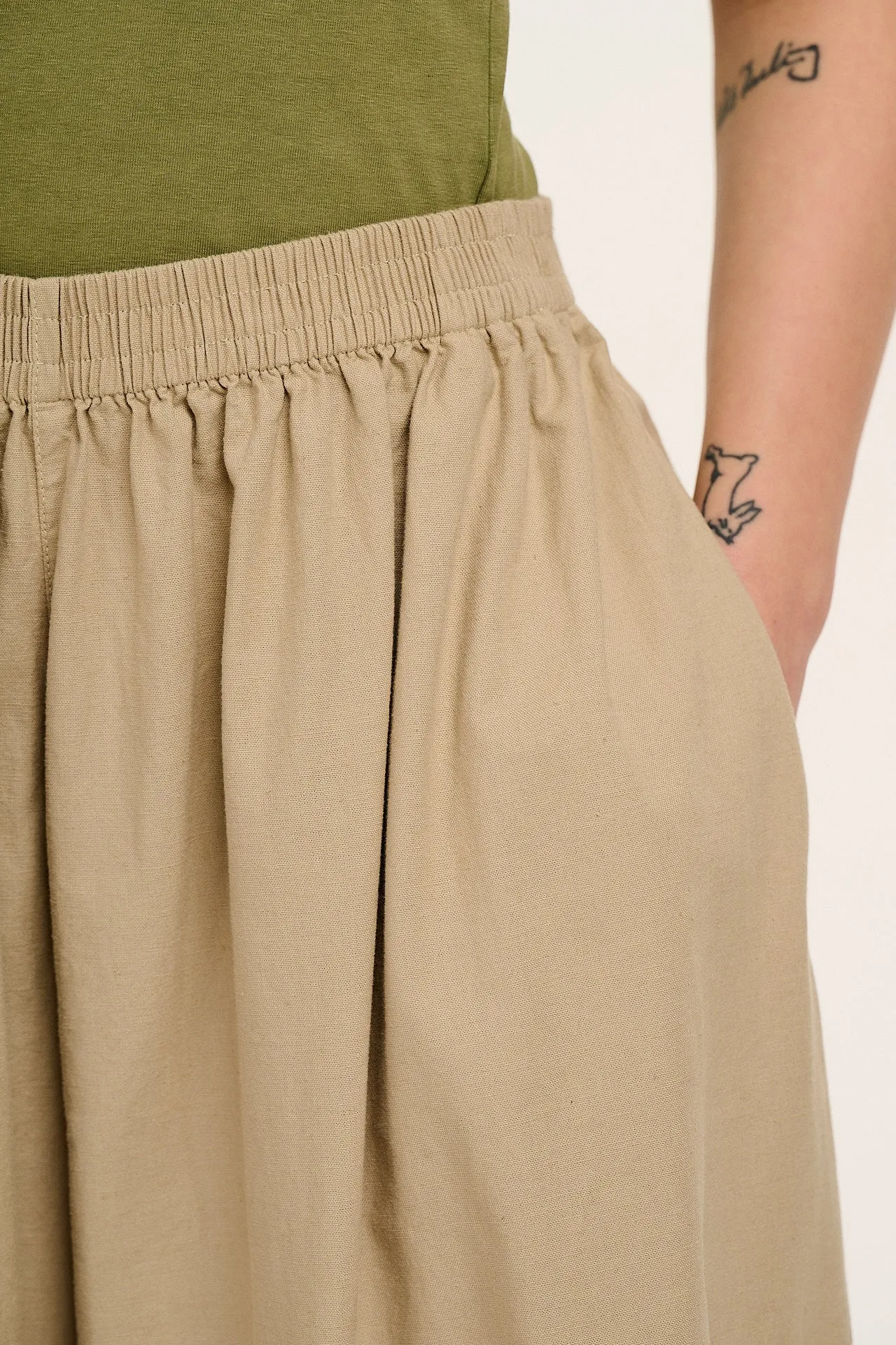 Rumi - Cotton & Linen Balloon Trousers in Beige