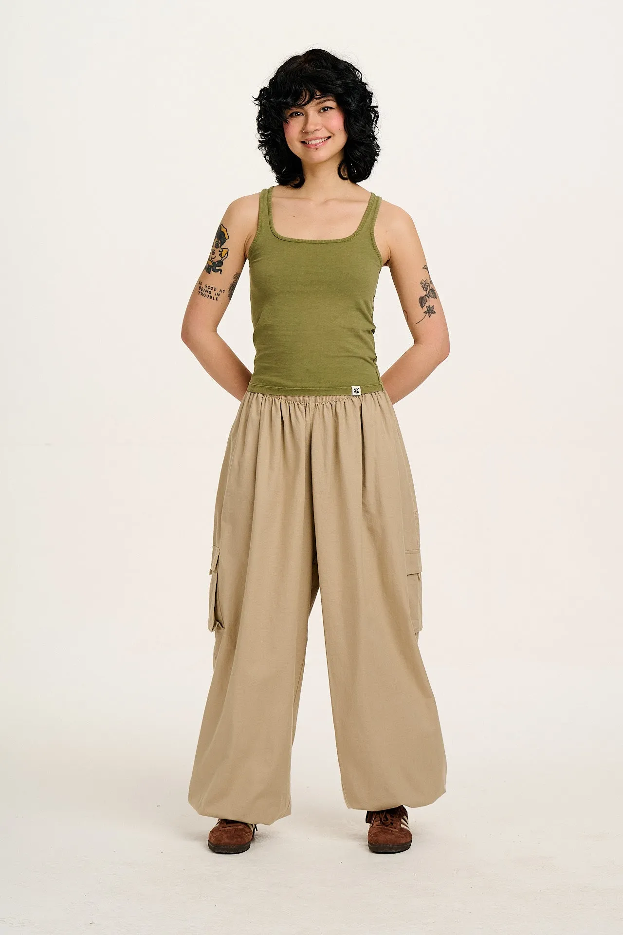 Rumi - Cotton & Linen Balloon Trousers in Beige